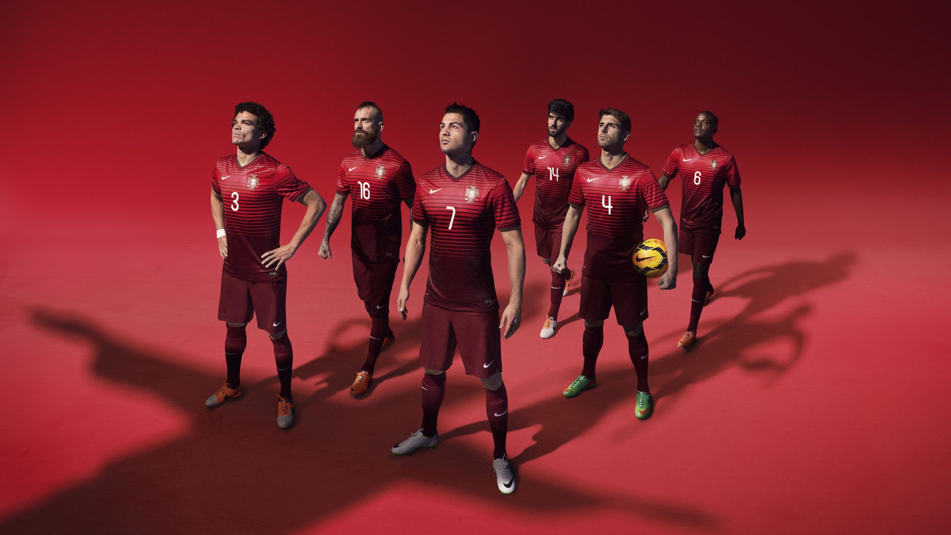 赛道上的终章，萨内在F1年度争冠之夜的末节统治