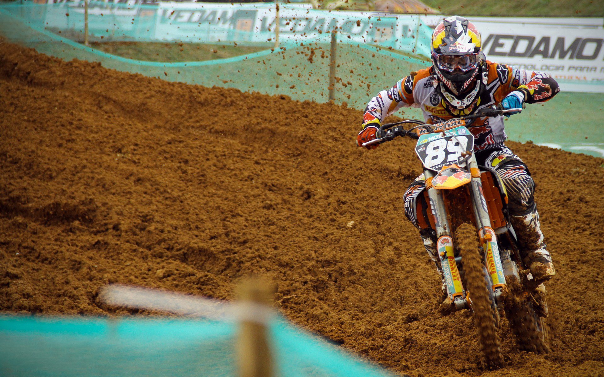 维也纳之夜，新王加冕，姆巴佩统治巴萨对阵奥地利之战